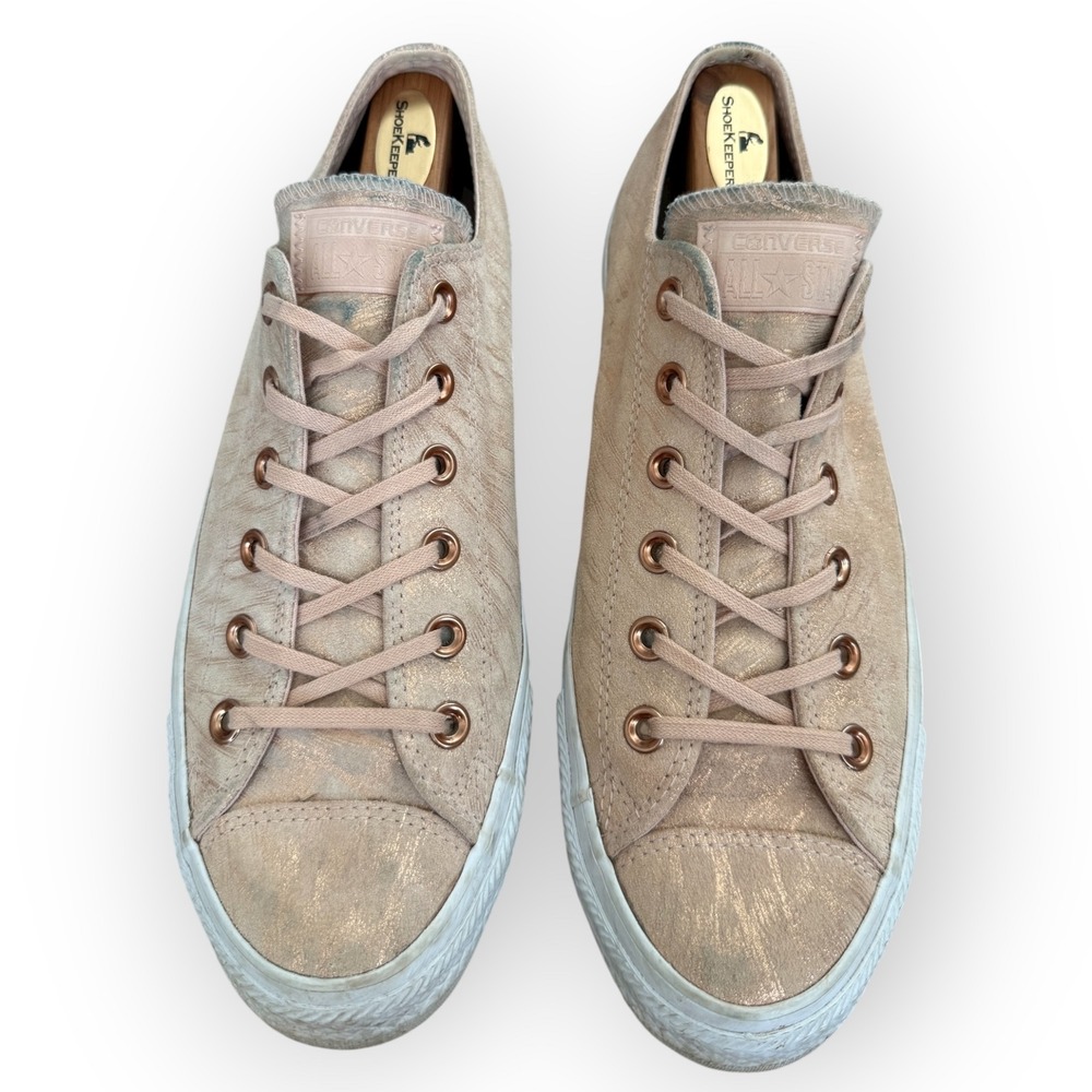 Converse Chuck Taylor All Star Low Top
Blush Suede‎ Rose Gold Women's 10